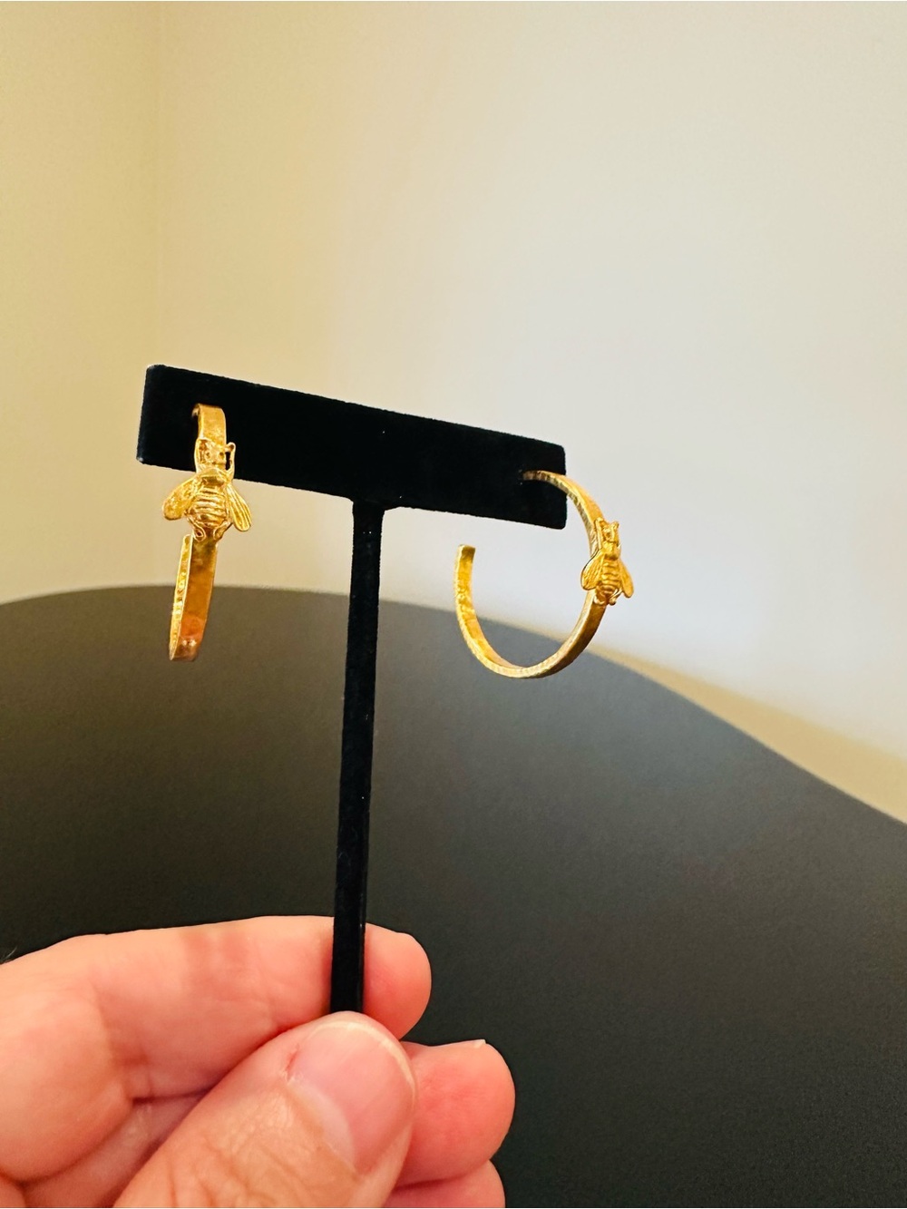 Julie Vos Authentic Luxury Designer Minimalist Spring Summer Bee Hoop Earrings - Picture 13 of 17